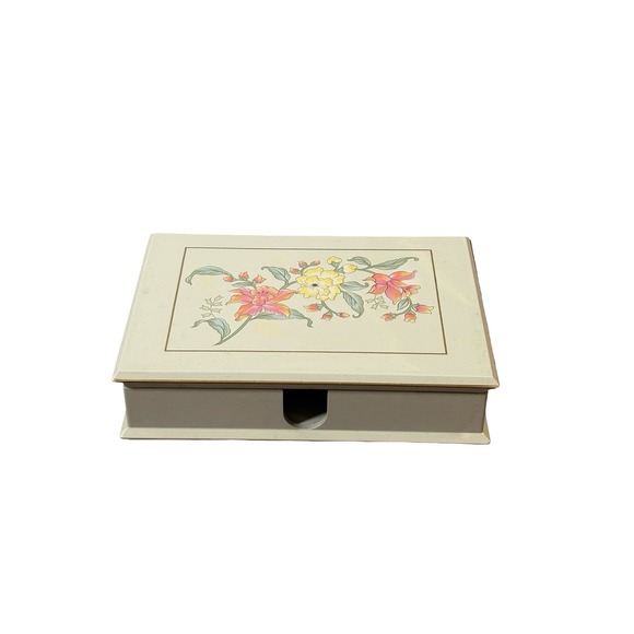 Otagiri Other - Otagiri Vintage Lacquerware Floral Jewelry Trinket Box Cream Gold OS